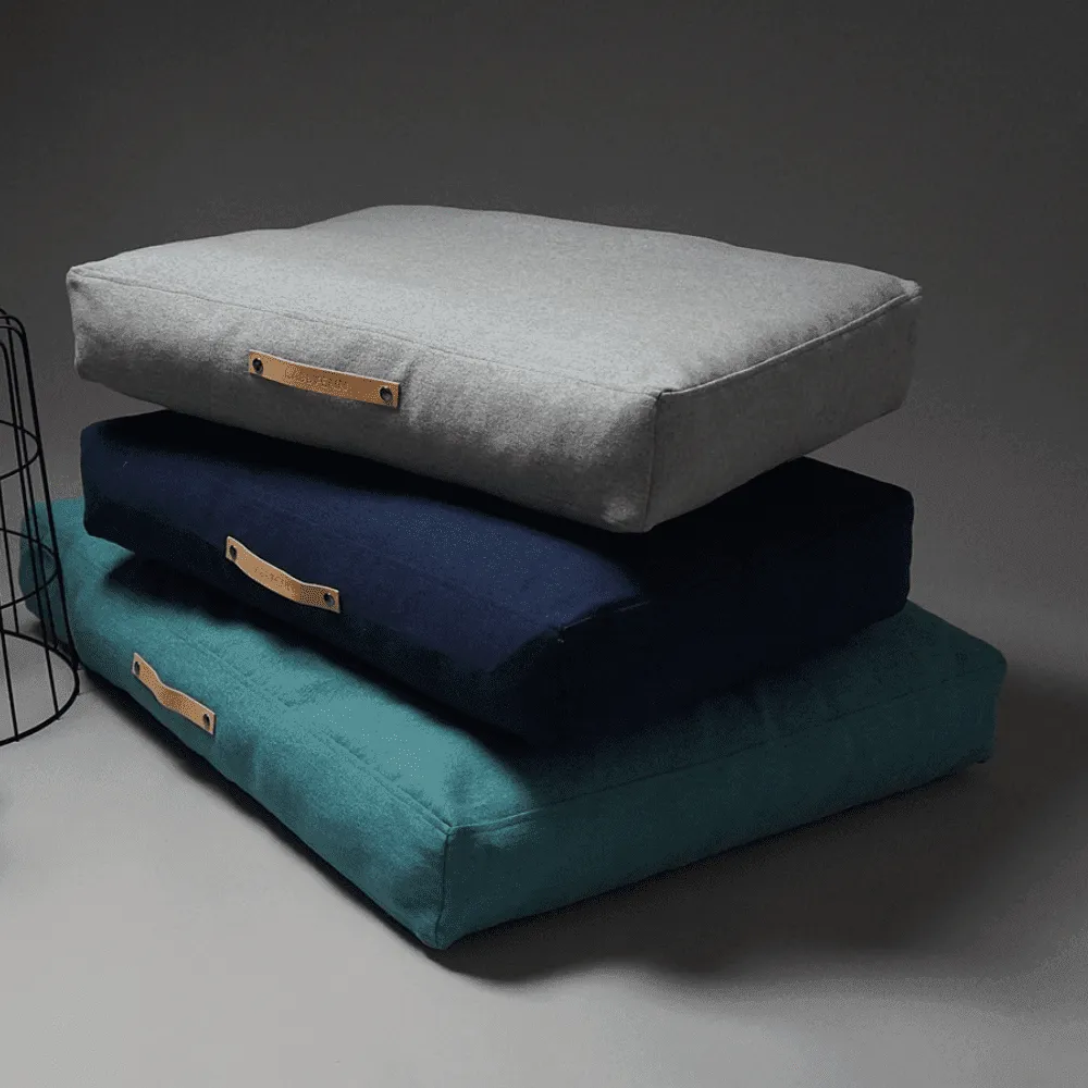Oslo Luxury Dog Bed by Labbvenn in Cloud