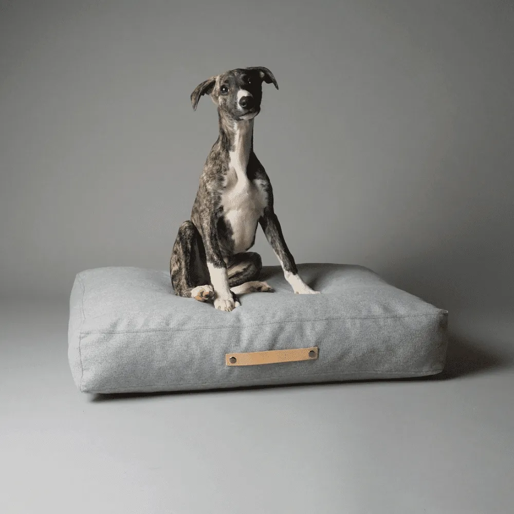 Oslo Luxury Dog Bed by Labbvenn in Cloud